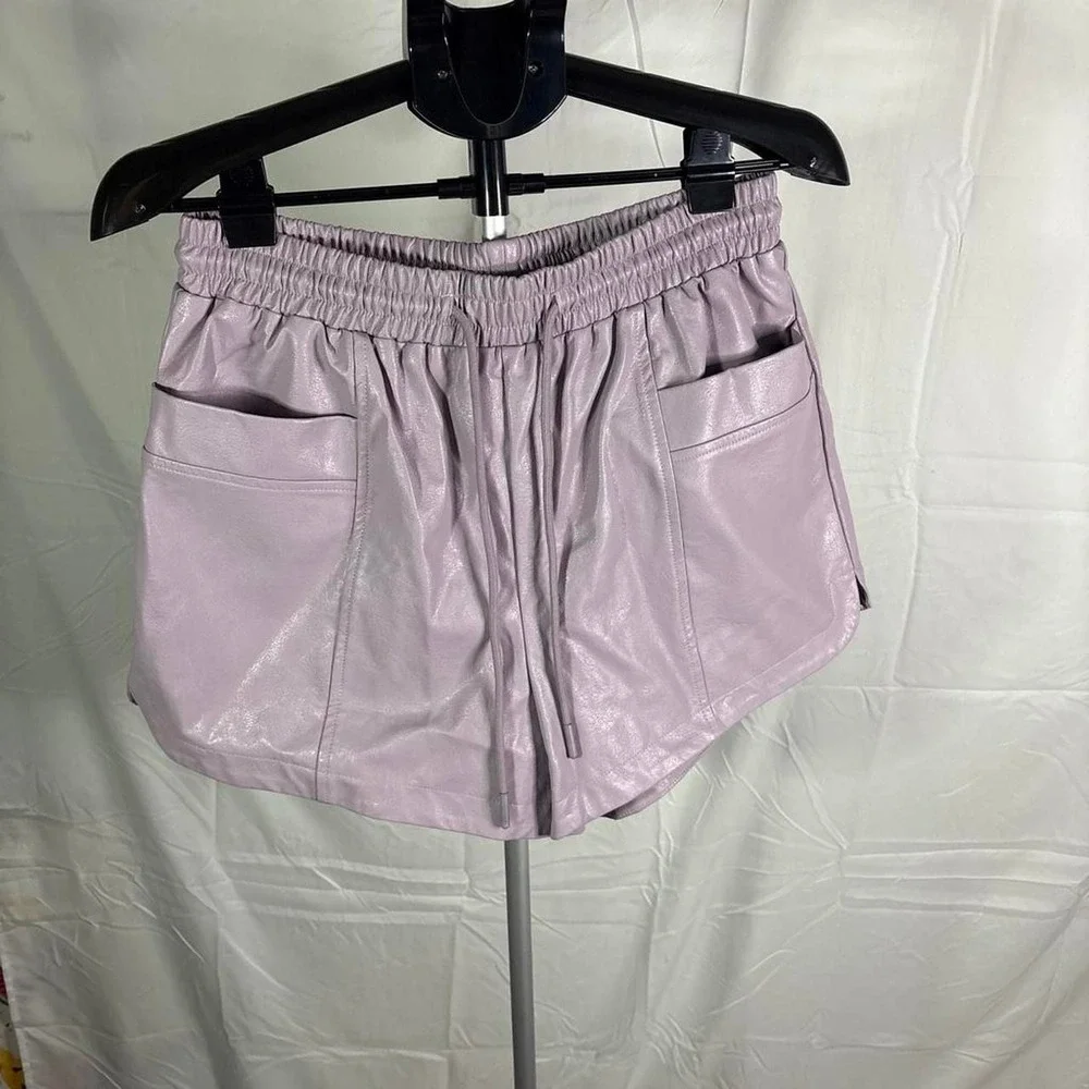 Lumiere Purple faux leather shorts with elastic waistband and pockets
